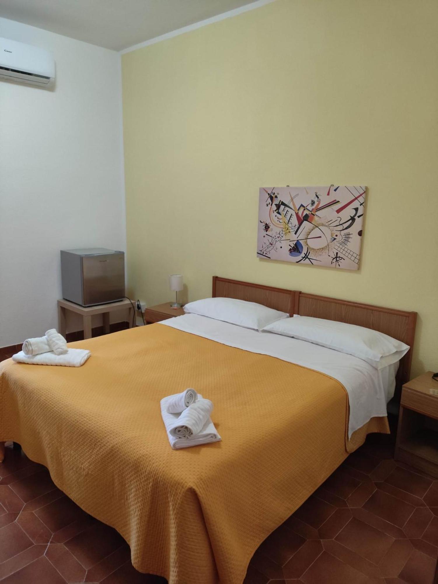 Piccolo Hotel Nuova Gestione Cala Gonone Bagian luar foto